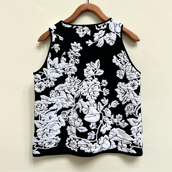 MILLY Sleeveless Floral Jacquard Shell - Picture 7 of 9